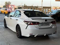 تۆیۆتا کامری